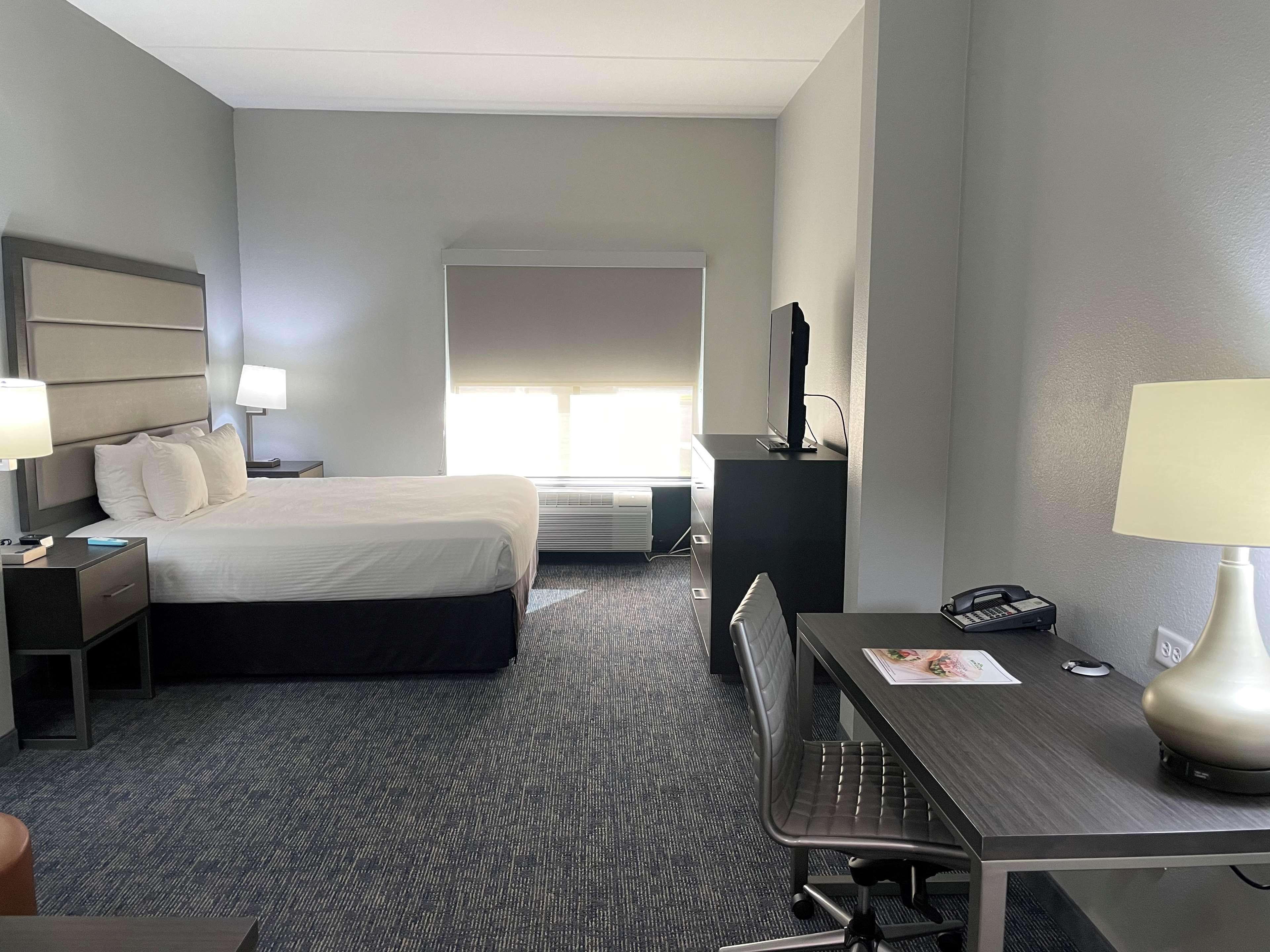 Best Western Plus Mcallen Airport Hotel Экстерьер фото